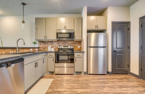 College Station Apartment | Modern Corner Hideaway Near Texas A&M with Pool Access