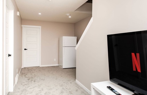 Southwest Calgary House | Pet-Friendly 2 Bedroom Suite in Calgary with Top Reviews