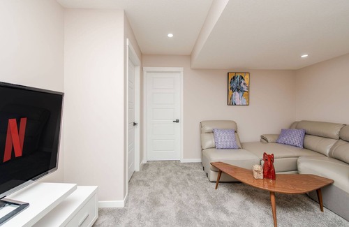 Southwest Calgary House | Pet-Friendly 2 Bedroom Suite in Calgary with Top Reviews
