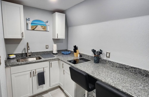 Nokomis Apartment | Charming New Studio 7 Minutes from Nokomis Beach