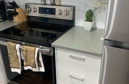 West Edmonton House | Executive Basement Suite: Guest Rated 9.6/10, Child Friendly