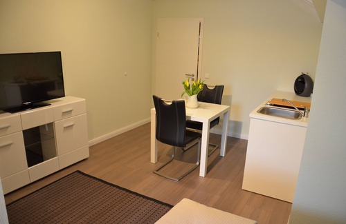 Krokau Apartment | Modern Holiday Apartment: Steps from the Beach & Family-Friendly