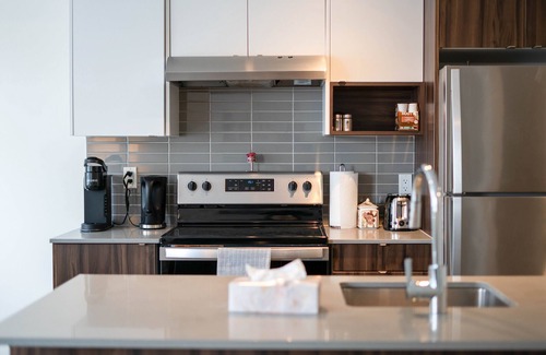 Aldershot House | Central 2BR Home in Burlington - Perfect for Families