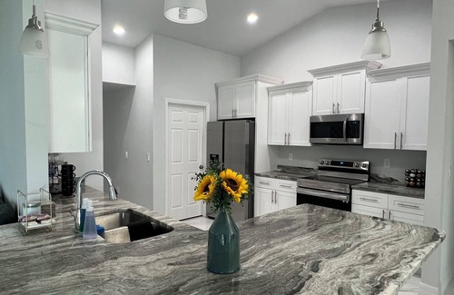 Sunshine House | Modern Home Ideal for Families Near SW Florida Airport