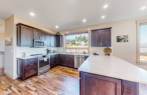 Florence House | Newly Built Home with Ocean View & Two Kitchens