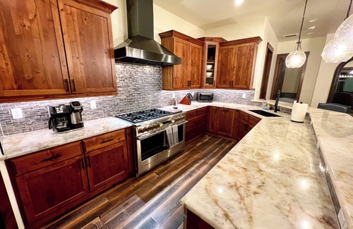 Steamboat Springs Cabin | Modern Retreat with Western Bar, Steps from the Gondola