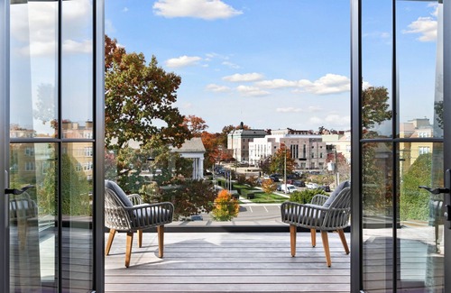 Greenwich House | Newly built modern colonial! steps from downtown Greenwich.