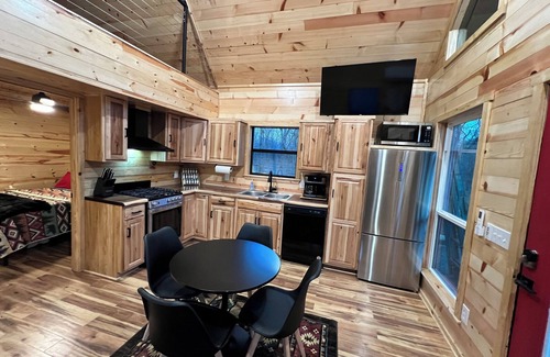 Chelsea Cabin | Perfectly Located Secluded Cabin with Loft & Pet-Friendly Stay
