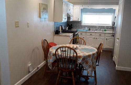 Muscle Shoals Apartment | Newly Built Garage Apartment with Pool & Spa Amenities