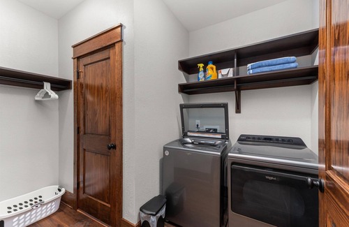 McCormick Apartment | Newly constructed luxury retreat on Lake Thurmond. The sleeping arrangements for this property are 3 queen beds.