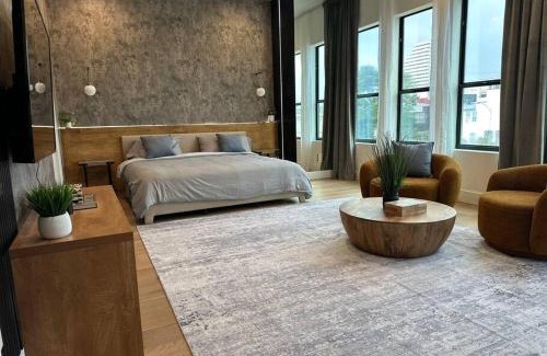 Houston House | Newly Constructed Winsome Village B Galleria Area