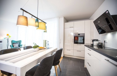 Fischbach Apartment | Modern Studio Apartment "Höchsten" with Pool & Kitchen
