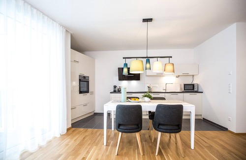 Fischbach Apartment | Modern Studio Apartment "Höchsten" with Pool & Kitchen