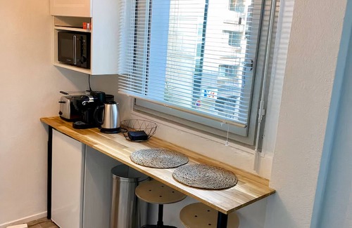 Voltaire - Saint Amour Apartment | Modern Studio with Kitchen in Part-Dieu for Families