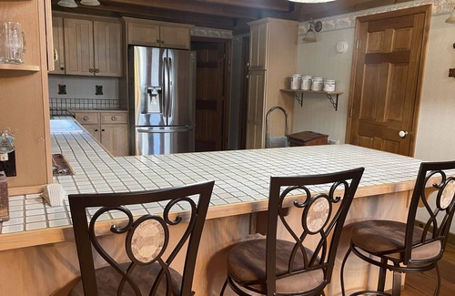 Chattaroy Cabin | Cozy Cabin Near Trails, Pet-Friendly with Pool Access!