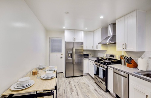 Downtown Cottage | Recently Renovated Space with Ocean View Near SFO