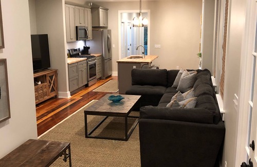 Downtown Charleston Apartment | Newly Listed: Walkable Home in Historic Downtown