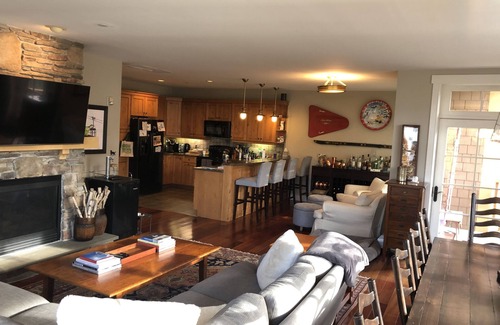 Stratton Mountain Condo | Winter Getaway at Founders Lodge with Mountain Views