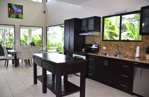 Hatillo Villa | Discover a Villa with Breathtaking Pacific Coast Views