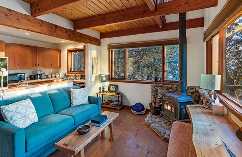 Friday Harbor Cabin | Riverside Retreat: Family-Friendly Cabin with Scenic Views