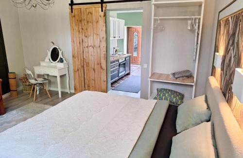 Maskavas Forstate Apartment | Inviting Apartment with Private Entrance - Pet & Child Friendly