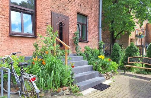 Maskavas Forstate Apartment | Inviting Apartment with Private Entrance - Pet & Child Friendly