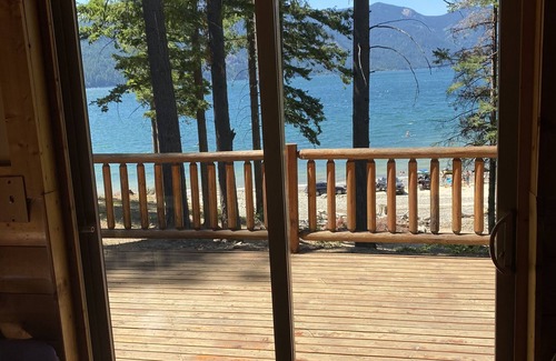 Cle Elum House | Perfect Lakefront Getaway: Top-Rated with Beach Access
