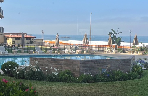 Centro Playas Condo | Oceana Condo: Prime Location with Ocean Views in Rosarito