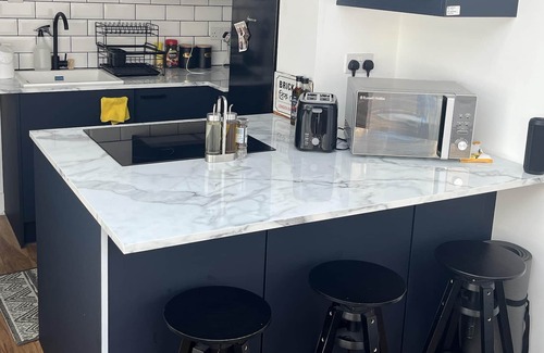 Selhurst Apartment | Modern 1-Bed Apartment with Kitchen in Croydon SE25