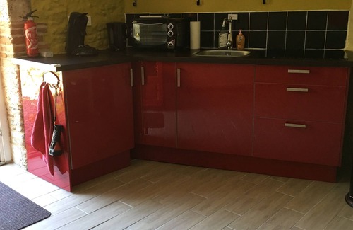 Videix Cottage | Ideal 1 Bedroom Cottage Near Leisure Lakes & Chateau