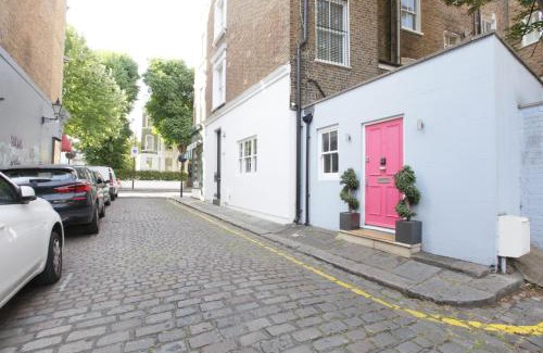 Colville House | Refurbished 1 Bedroom Oasis in Vibrant Notting Hill