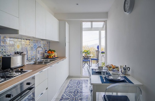 Priora Apartment | Immaculately Refurbished 2 Bedroom Flat Steps from Sorrento