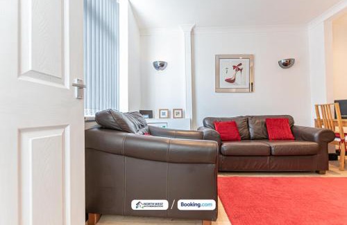Preston Apartment | Modern 3 Bedroom House in Preston - Comfort Awaits You