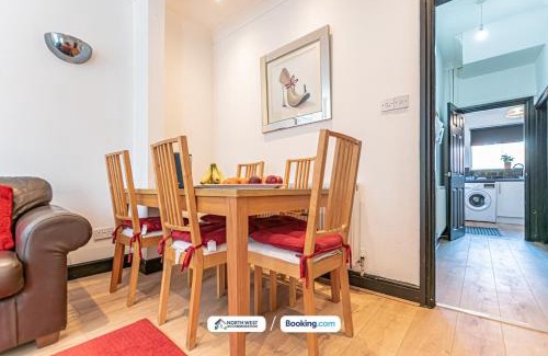 Preston Apartment | Modern 3 Bedroom House in Preston - Comfort Awaits You
