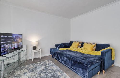 Basildon House | Pet-Friendly 3BR House in Basildon with Garden & Netflix
