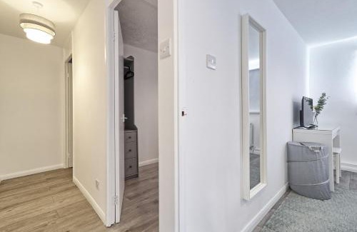 Basildon House | Pet-Friendly 3BR House in Basildon with Garden & Netflix