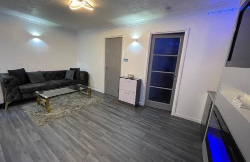 Trimley Apartment | Modern 2 Bedroom Flat - Wheelchair Accessible & Family-Friendly
