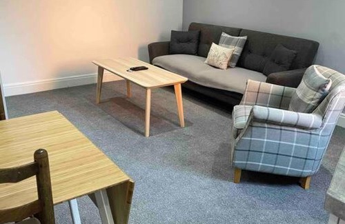 Preston Apartment | Modern One Bedroom Apartment for Family-Friendly Stays