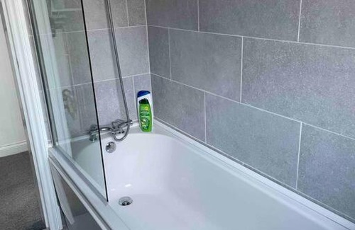 Preston Apartment | Modern One Bedroom Apartment for Family-Friendly Stays