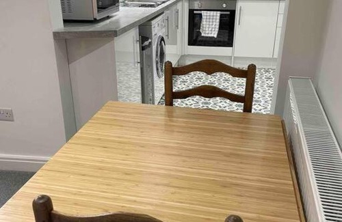 Preston Apartment | Modern One Bedroom Apartment for Family-Friendly Stays