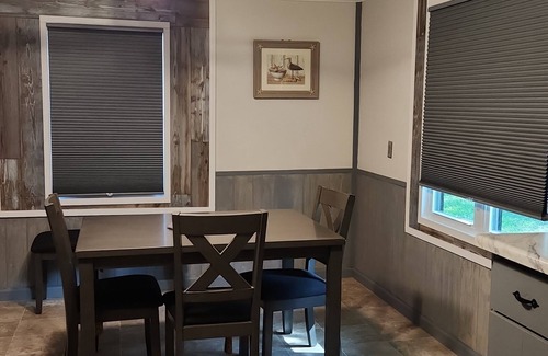 Buffalo Prairie Cabin | Cozy Cabin Retreat Near the Mississippi - Rated 10/10