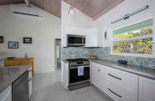 South Palmetto Point House | Idyllic Caribbean Retreat with Ocean Views & Snorkeling Access