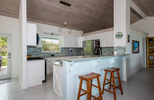 South Palmetto Point House | Idyllic Caribbean Retreat with Ocean Views & Snorkeling Access