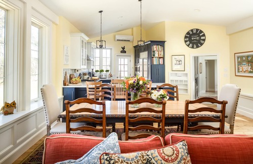 Great Barrington House | Stylish 3 Bedroom Country Castle - Rated 10/10 & Family-Friendly