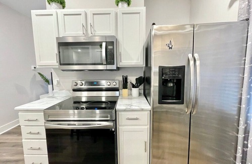 Shelbyville House | Modern 2 Bedroom Home in Shelbyville with Family Amenities