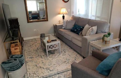 Barrington House | Family-Friendly Getaway at 26747 Barrington Hotel