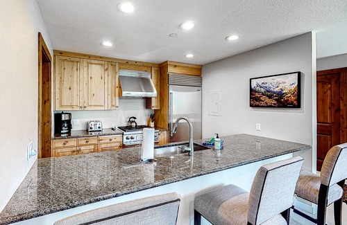 Ketchum Condo | Ideally Located Condo with Free WiFi & Scenic Views
