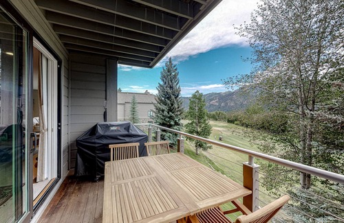 Ketchum Condo | Ideally Located Condo with Free WiFi & Scenic Views
