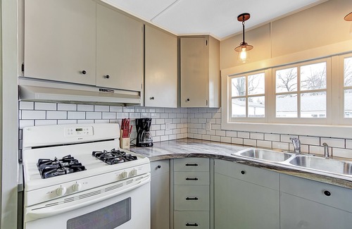 Lakeview House | Charming 3-Bedroom Lake Getaway with Family-Friendly Perks