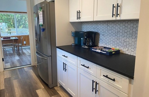 Green Harbor-Cedar Crest House | Newly Remodeled 4-Bed Retreat Steps from Duxbury Beach